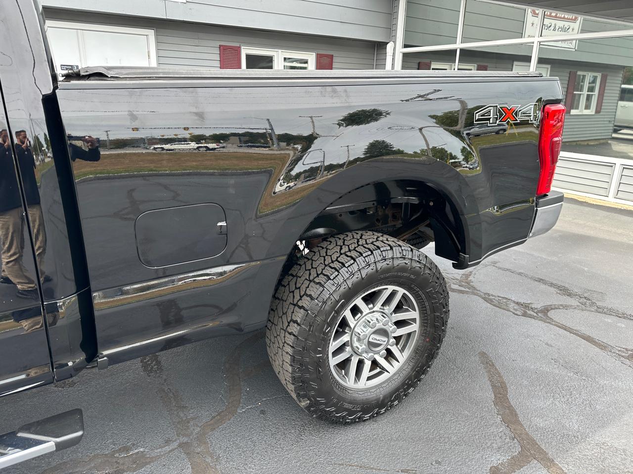 Ford F-250 SD Lariat Crew Cab 4WD 2017