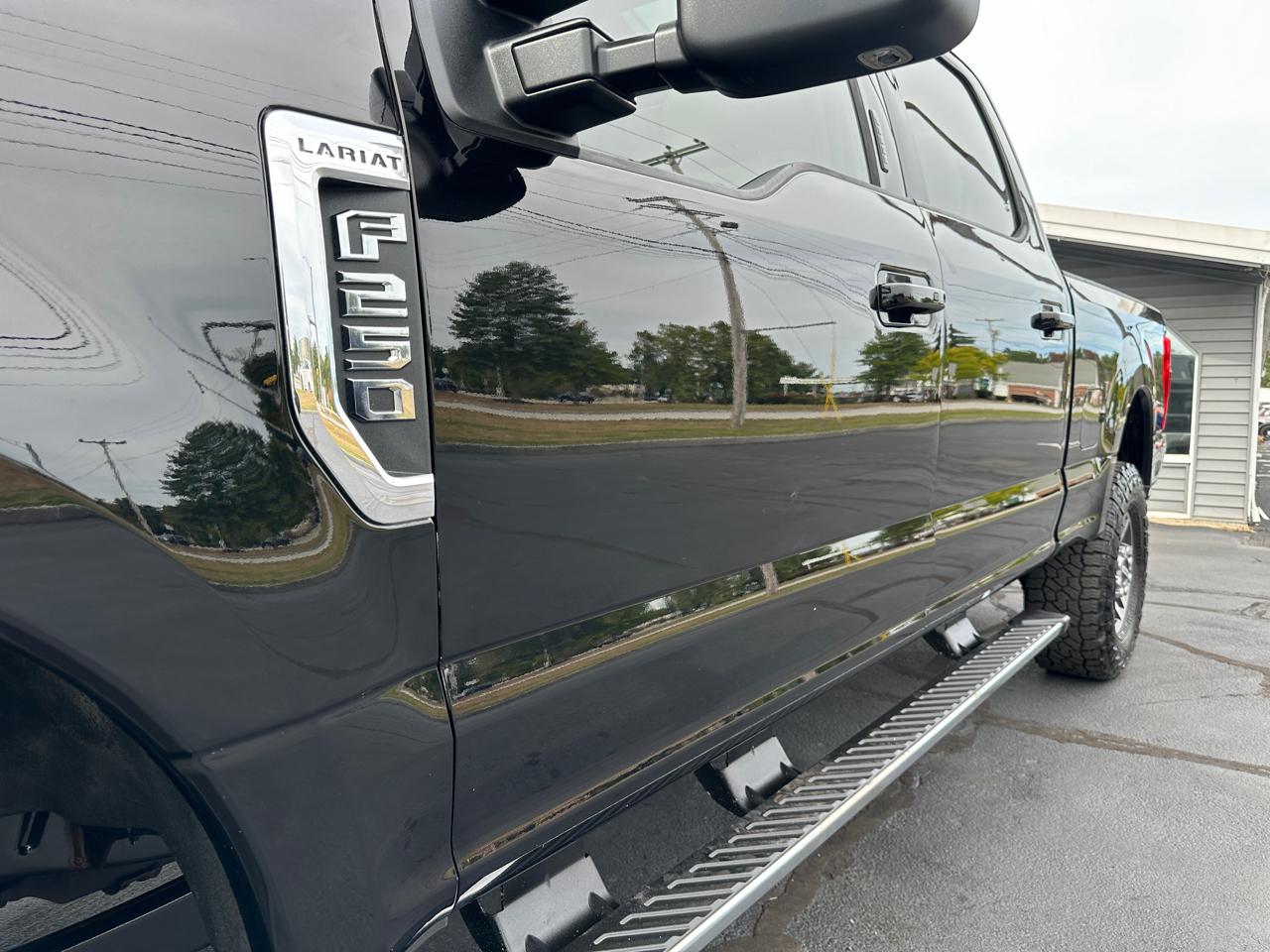 Ford F-250 SD Lariat Crew Cab 4WD 2017