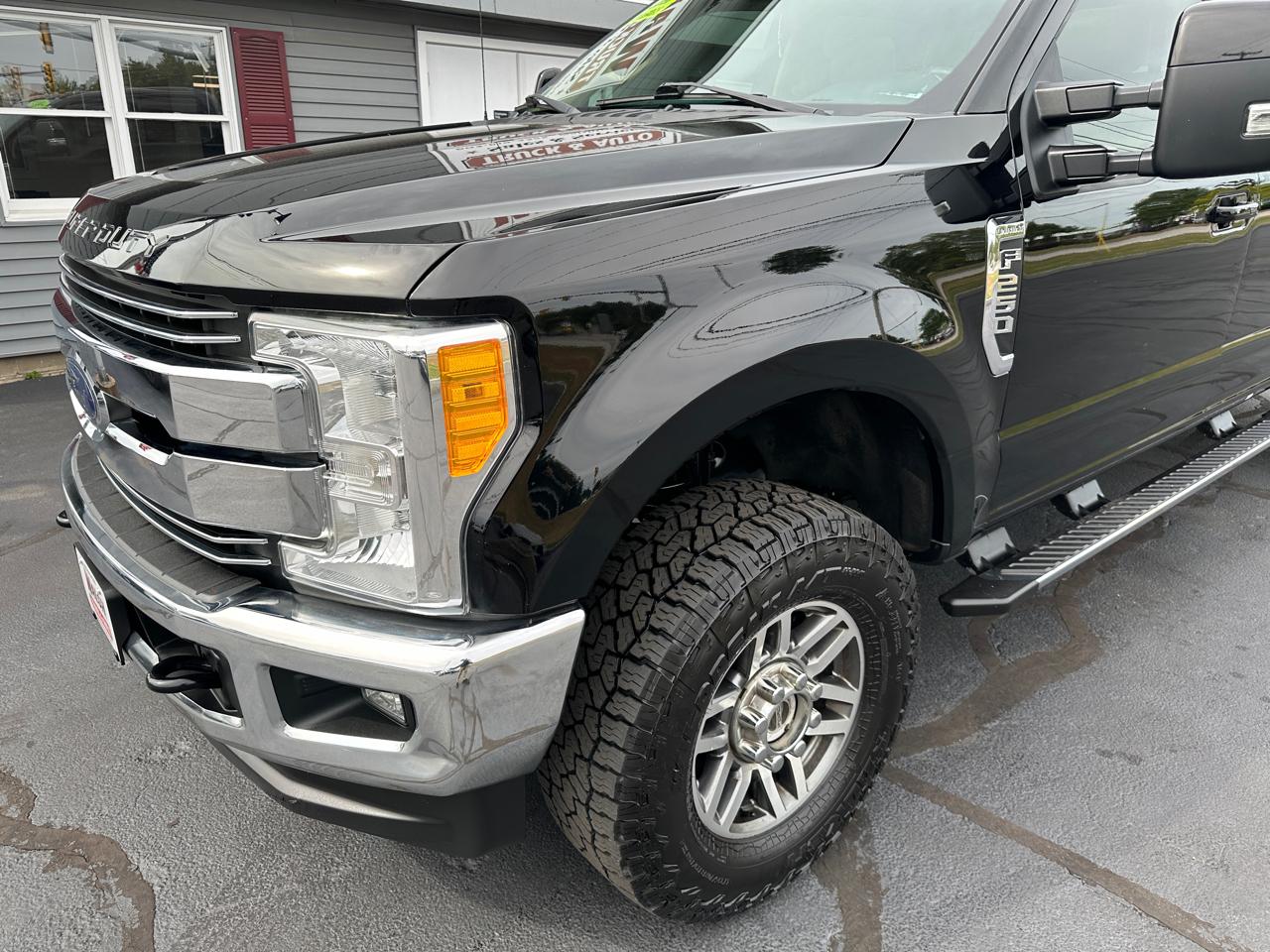 Ford F-250 SD Lariat Crew Cab 4WD 2017