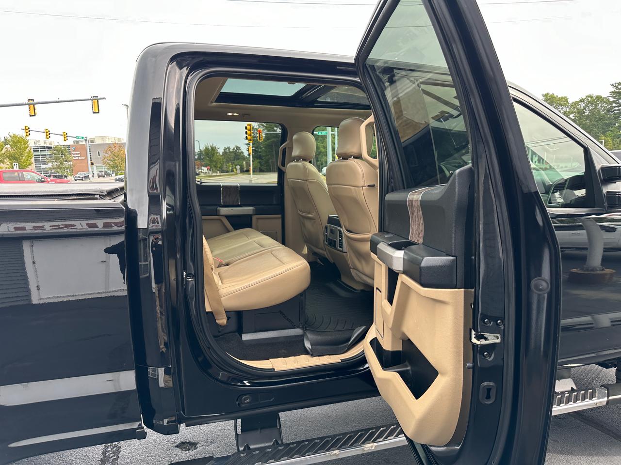 Ford F-250 SD Lariat Crew Cab 4WD 2017