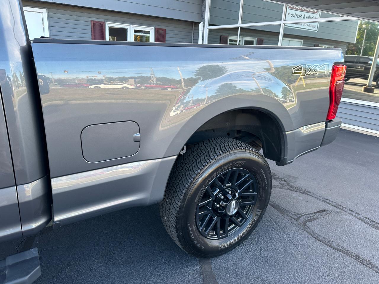 Ford F-250 SD XLT Crew Cab 4WD 2022