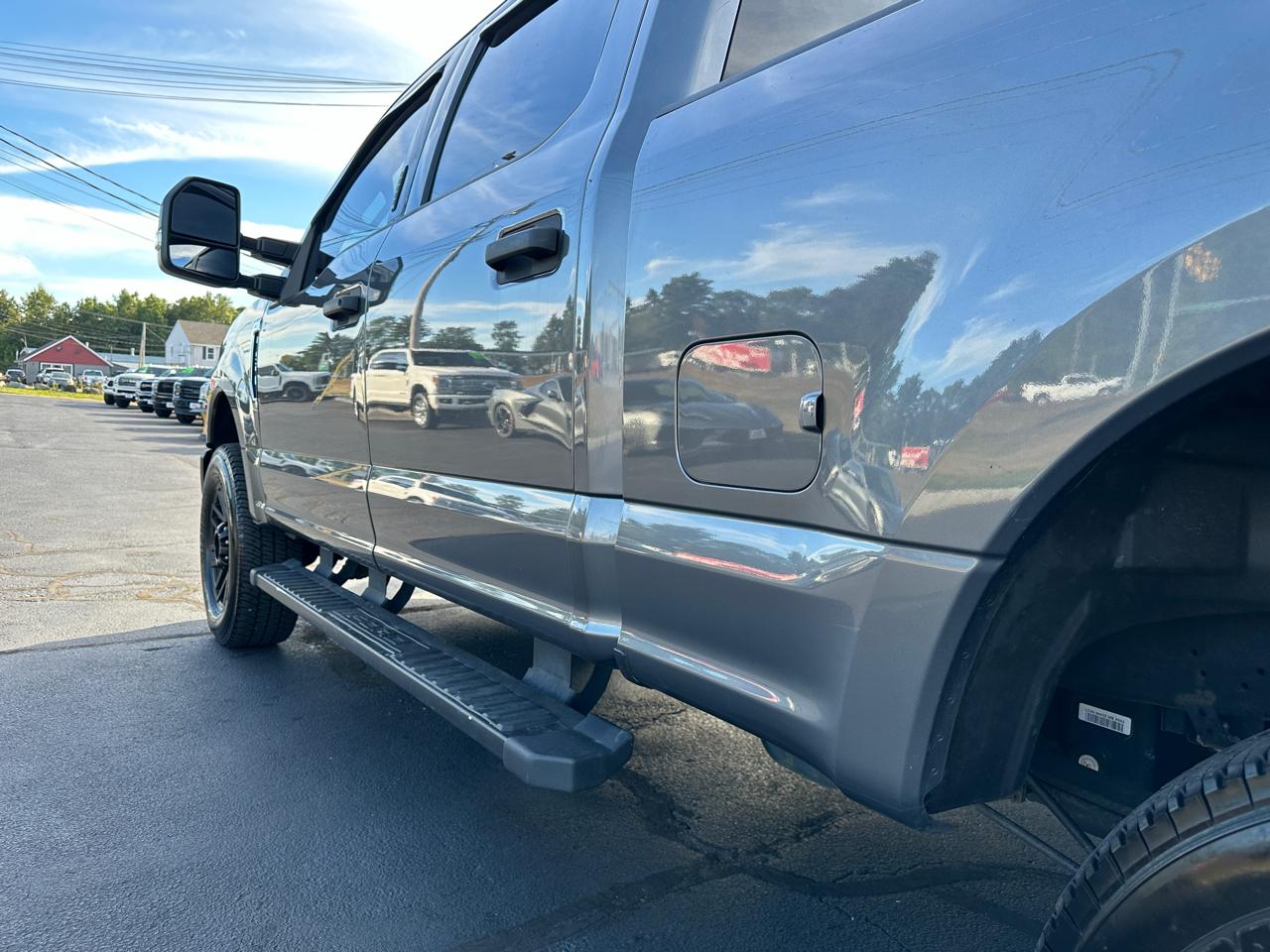 Ford F-250 SD XLT Crew Cab 4WD 2022