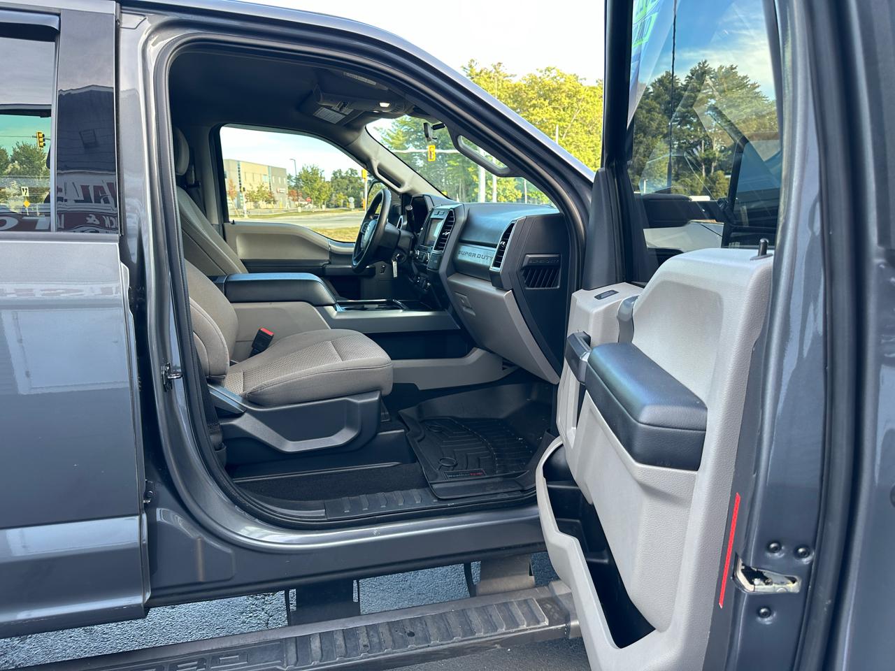 Ford F-250 SD XLT Crew Cab 4WD 2022