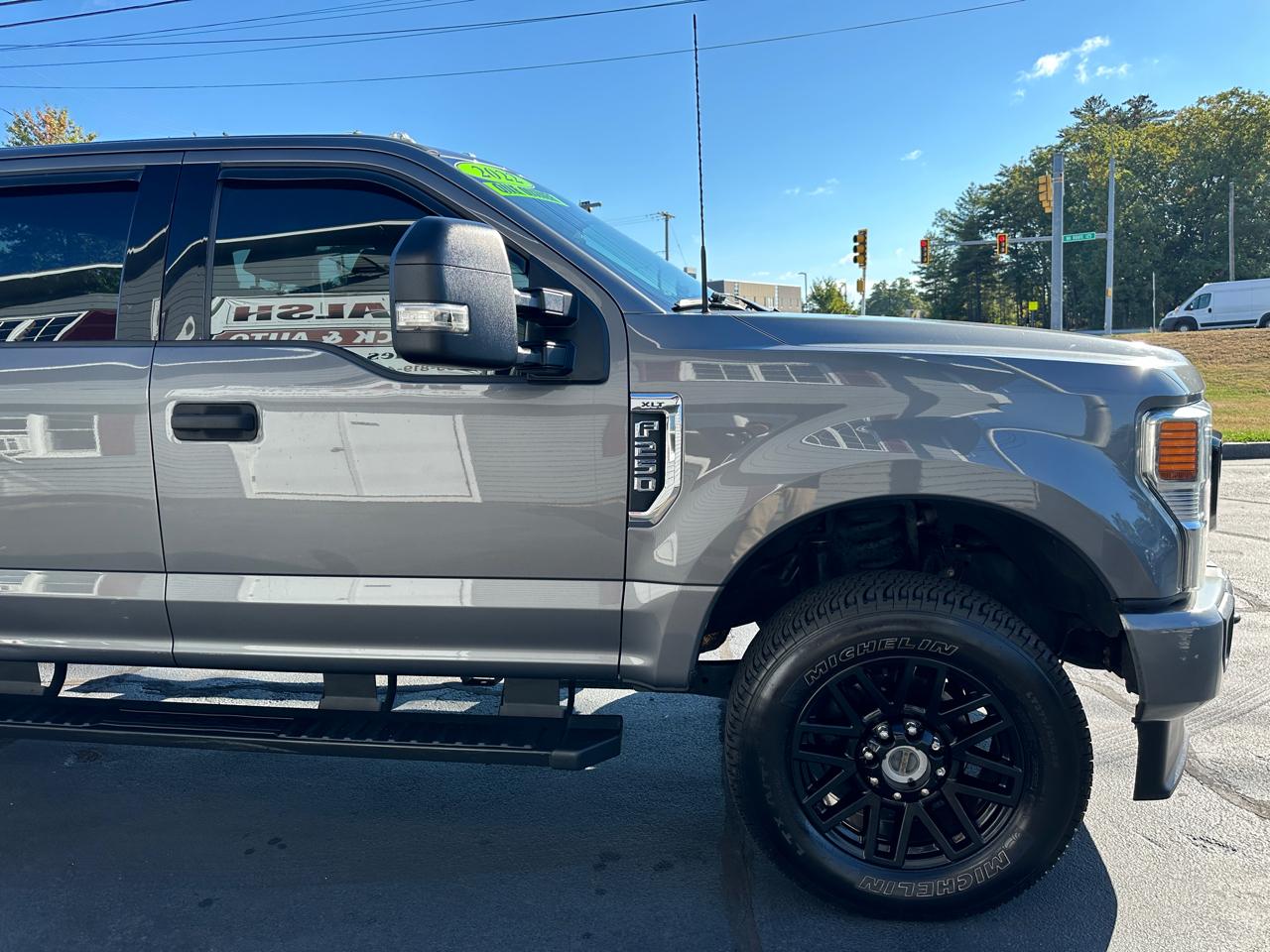 Ford F-250 SD XLT Crew Cab 4WD 2022