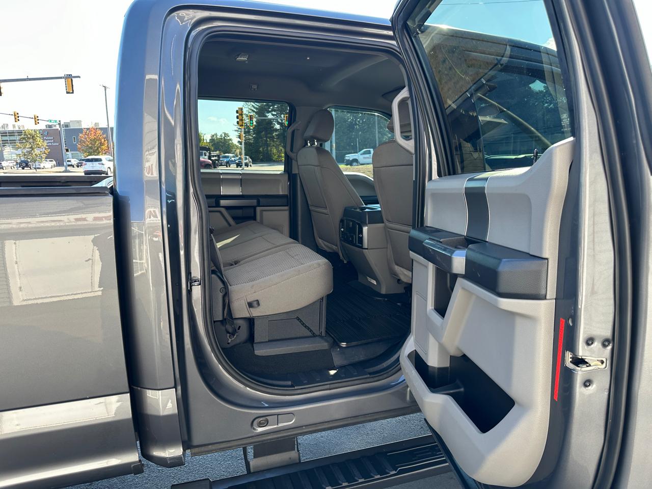 Ford F-250 SD XLT Crew Cab 4WD 2022