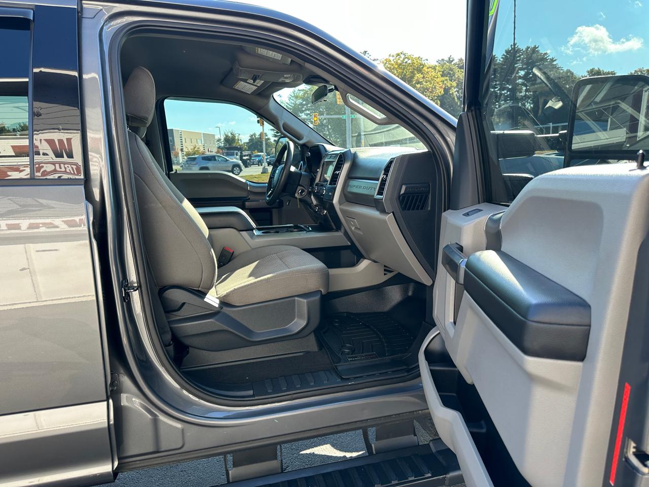 Ford F-250 SD XLT Crew Cab 4WD 2022