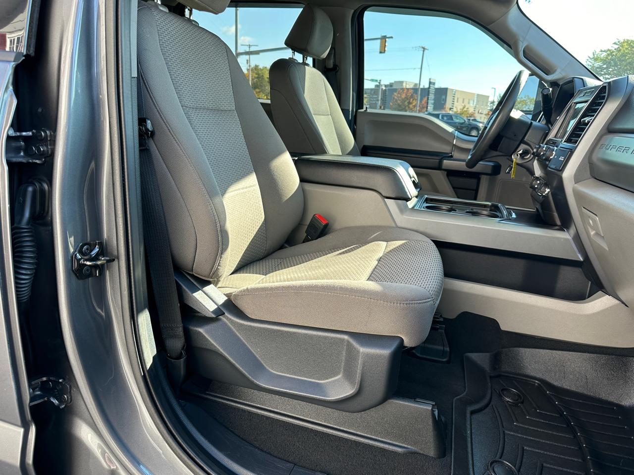 Ford F-250 SD XLT Crew Cab 4WD 2022