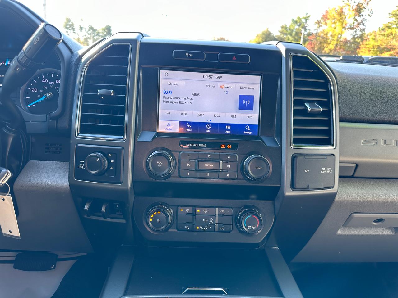 Ford F-250 SD XLT Crew Cab 4WD 2022