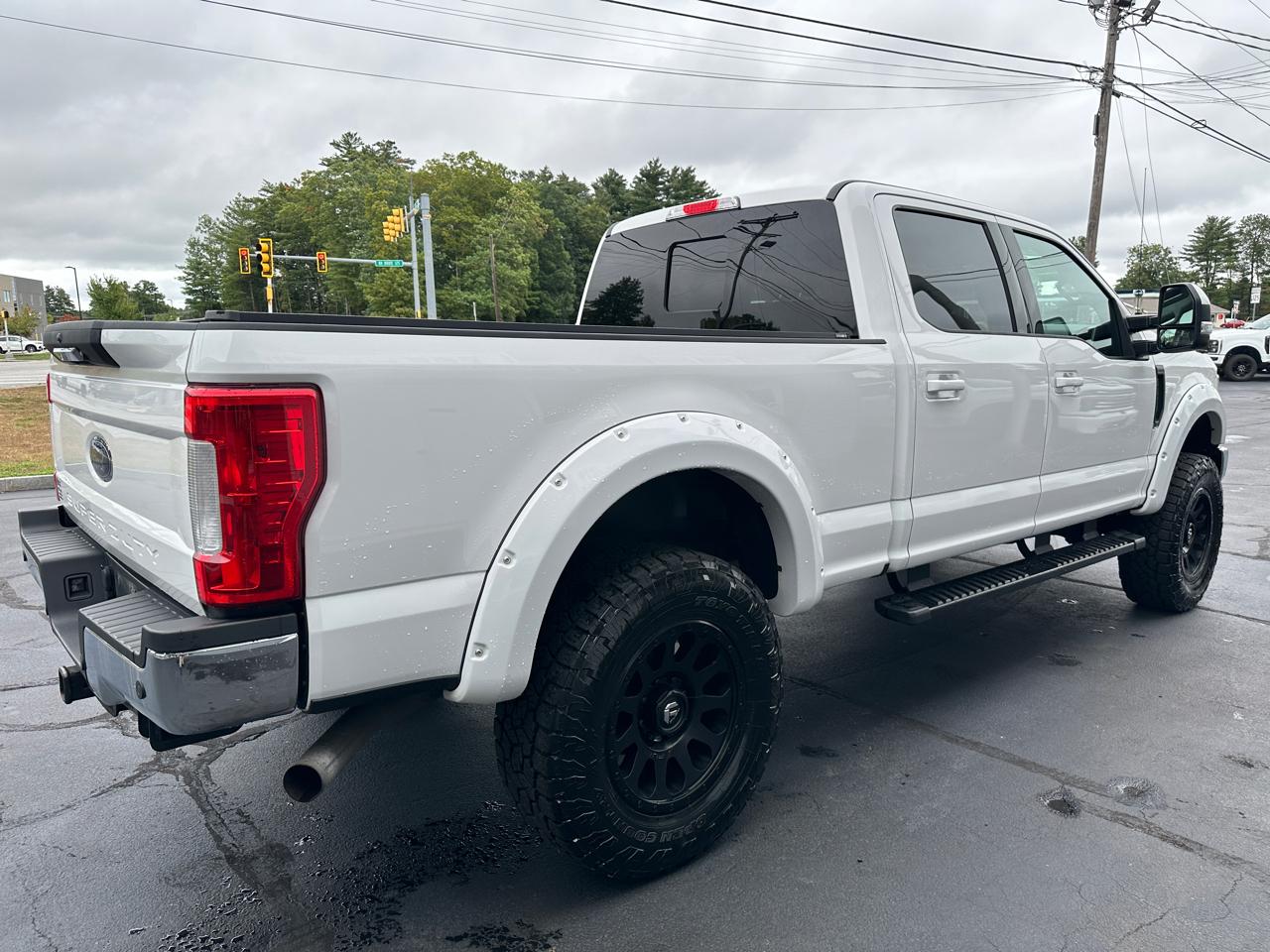 Ford F-250 SD Lariat Crew Cab Short Bed 4WD 2019