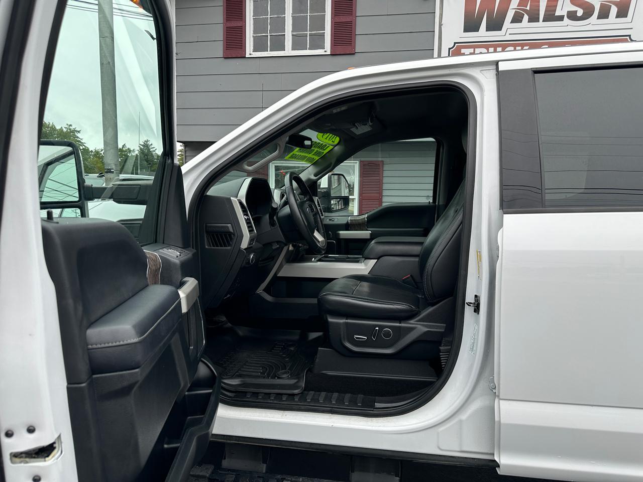Ford F-250 SD Lariat Crew Cab Short Bed 4WD 2019
