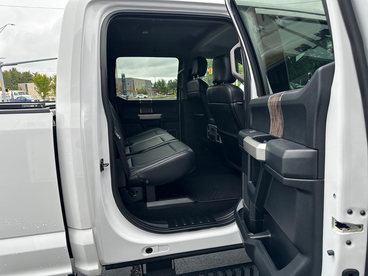 Ford F-250 SD Lariat Crew Cab Short Bed 4WD 2019