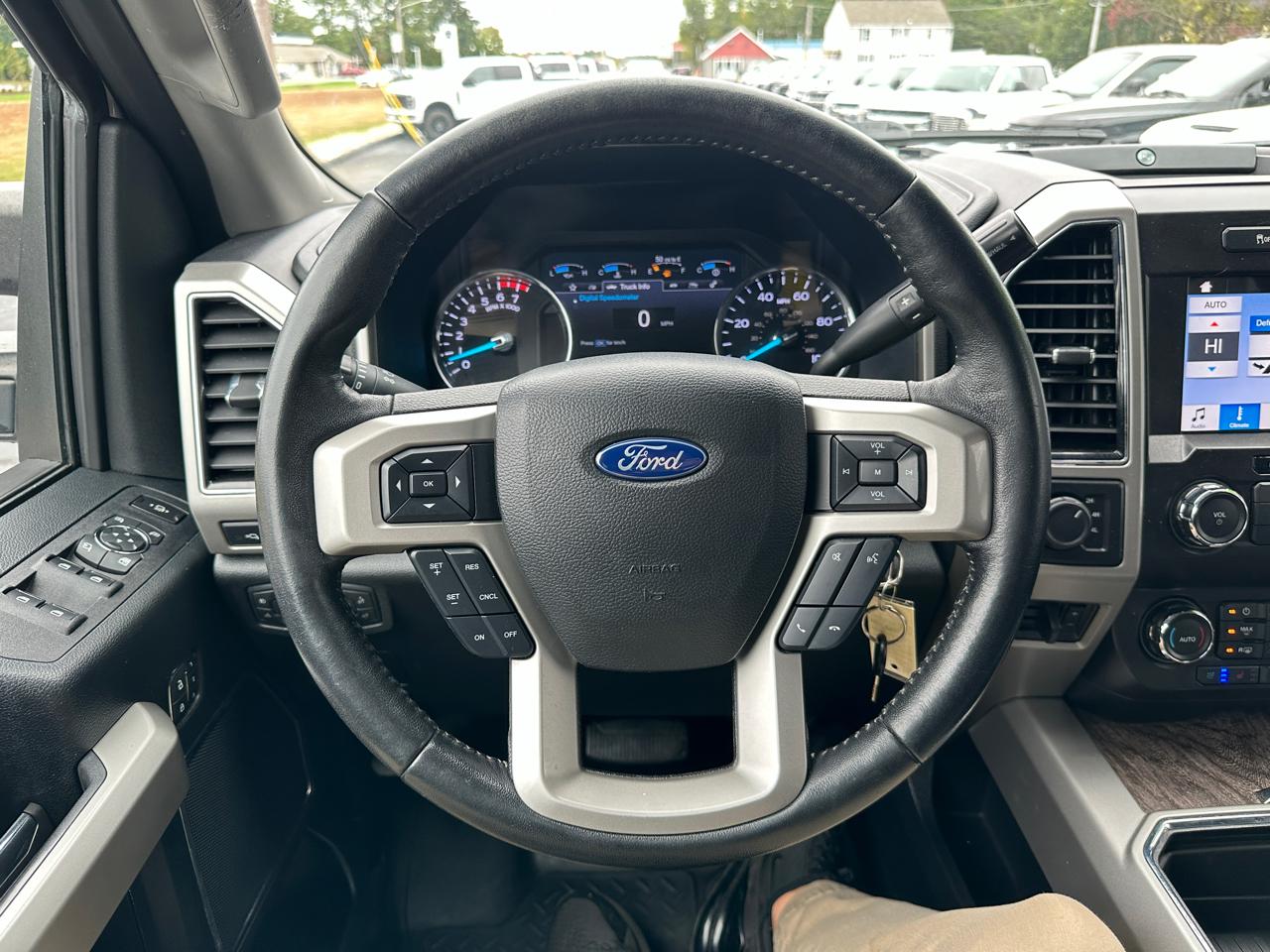 Ford F-250 SD Lariat Crew Cab Short Bed 4WD 2019