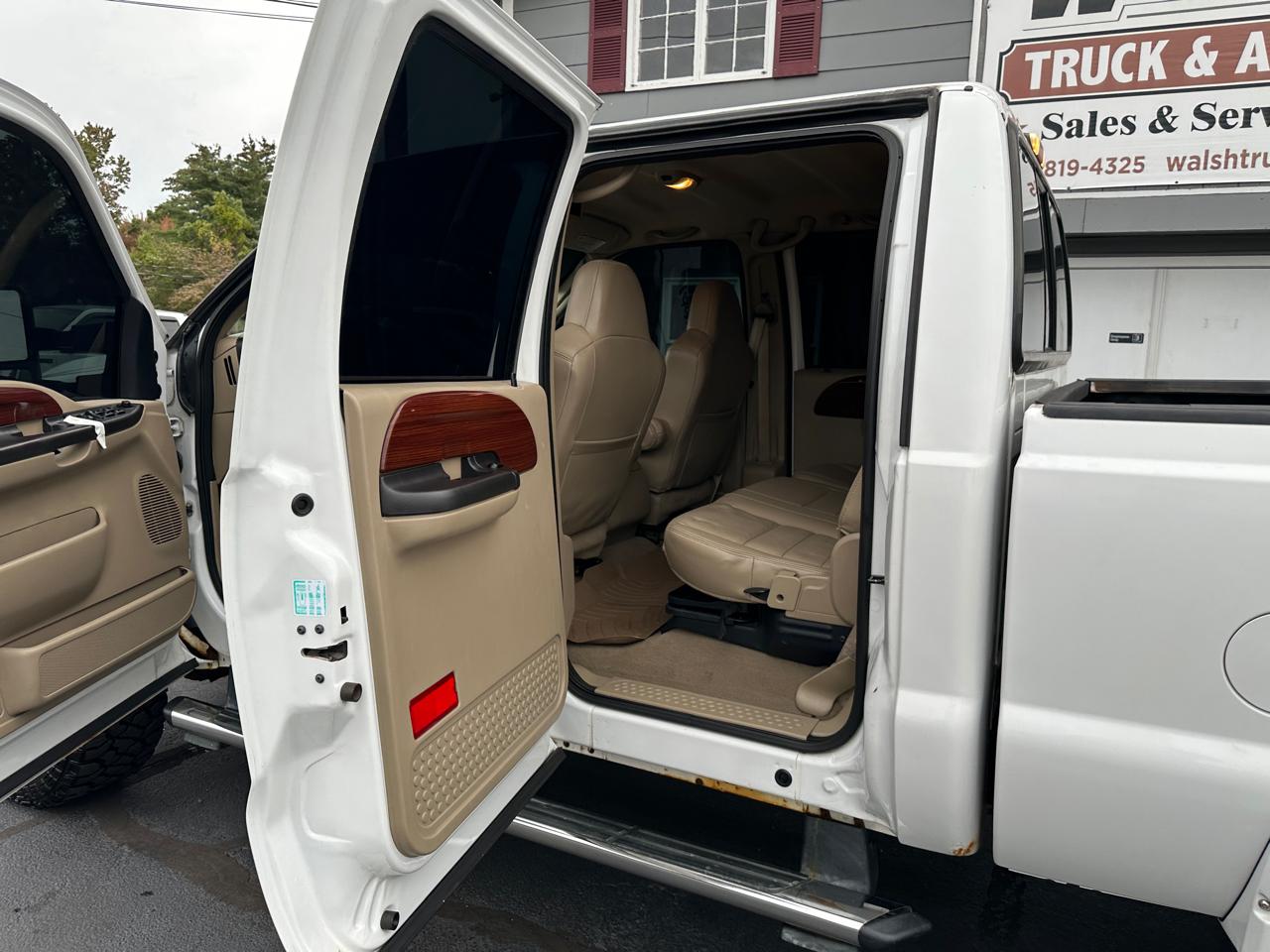 Ford F-250 SD Lariat Crew Cab Short Bed 4WD 2006