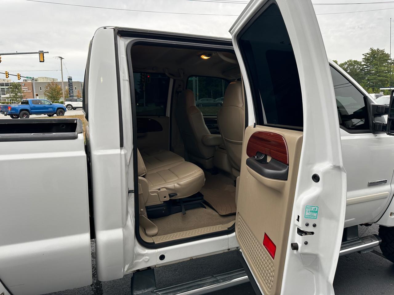 Ford F-250 SD Lariat Crew Cab Short Bed 4WD 2006