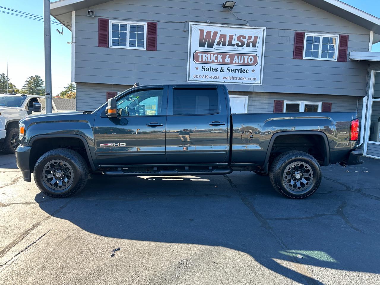 GMC Sierra 2500HD SLT Crew Cab Short Bed 4WD 2018
