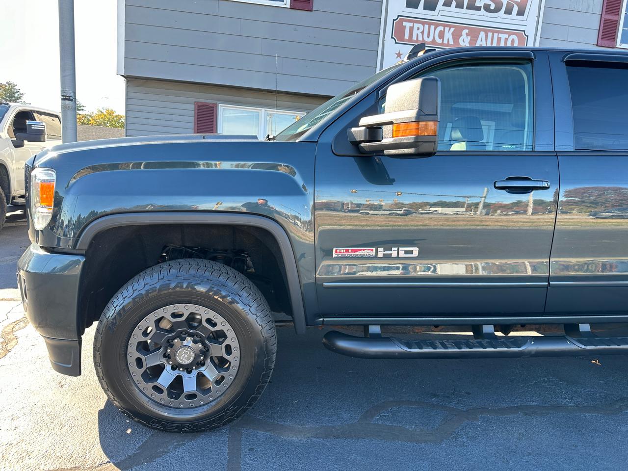 GMC Sierra 2500HD SLT Crew Cab Short Bed 4WD 2018