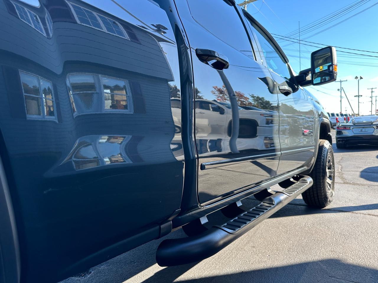GMC Sierra 2500HD SLT Crew Cab Short Bed 4WD 2018