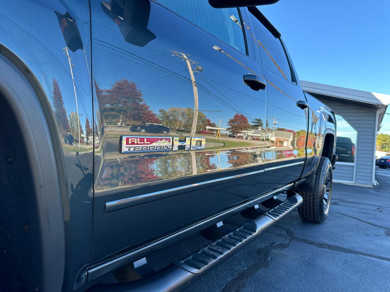 GMC Sierra 2500HD SLT Crew Cab Short Bed 4WD 2018