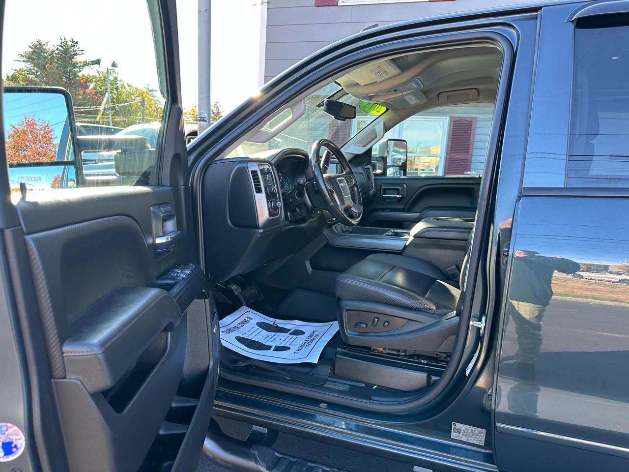 GMC Sierra 2500HD SLT Crew Cab Short Bed 4WD 2018