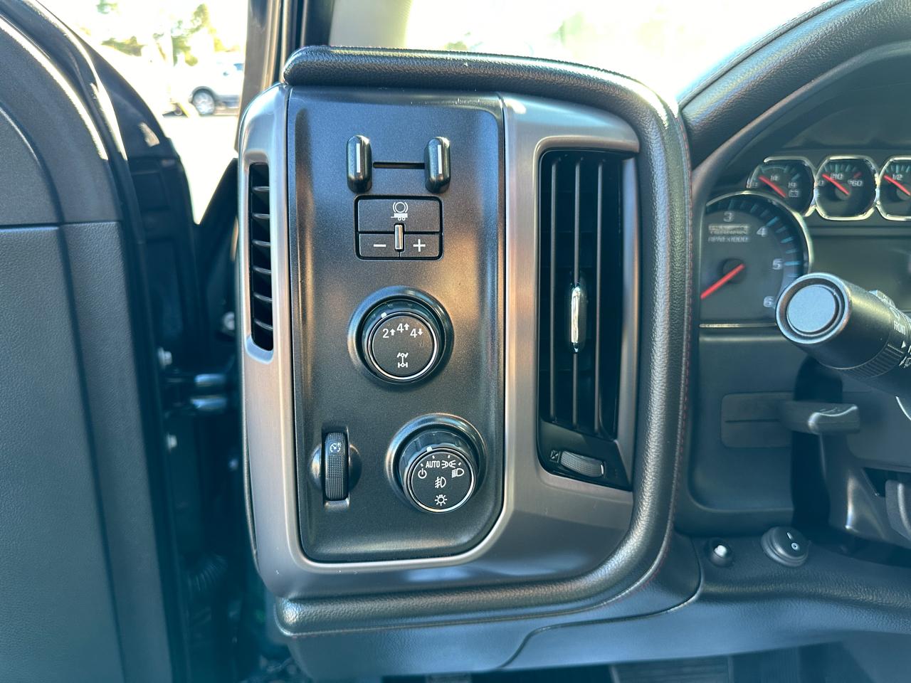 GMC Sierra 2500HD SLT Crew Cab Short Bed 4WD 2018