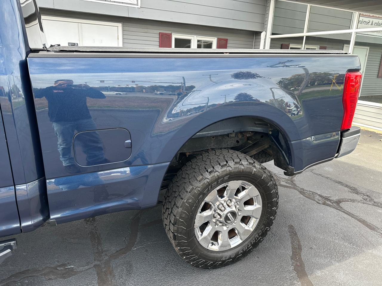 Ford F-350 SD Lariat Crew Cab 4WD 2018