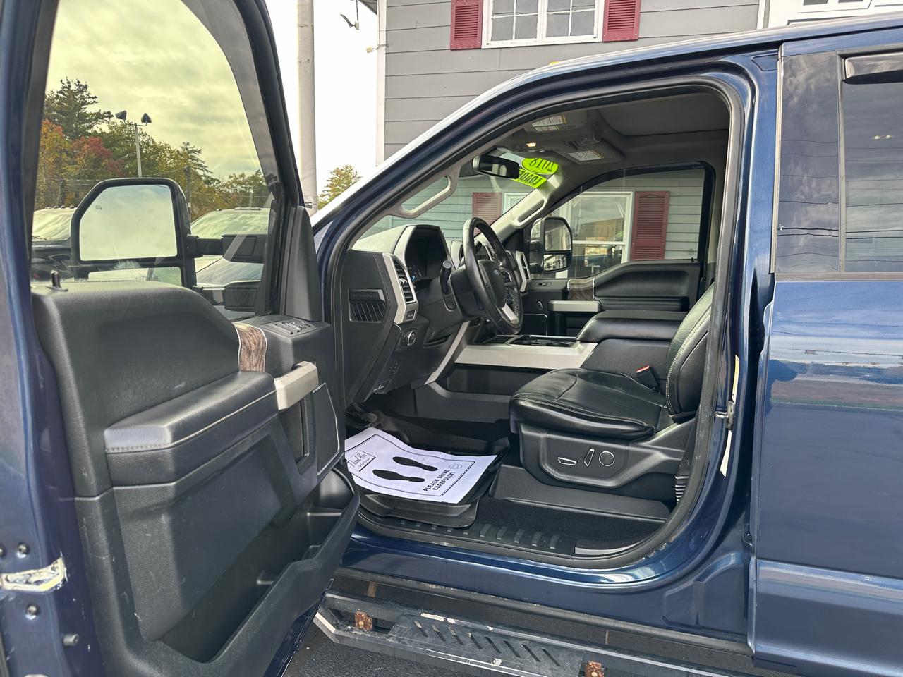 Ford F-350 SD Lariat Crew Cab 4WD 2018