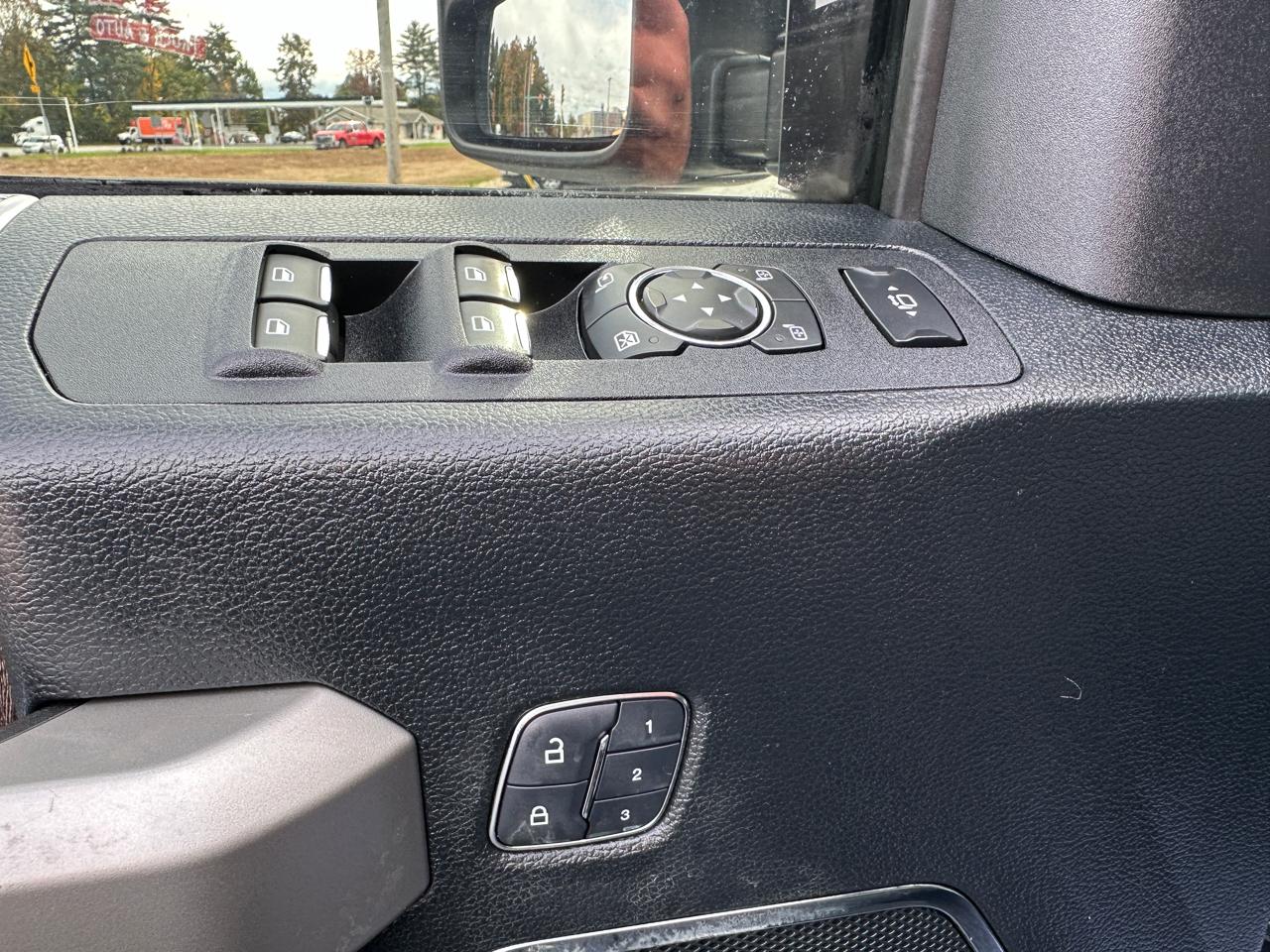 Ford F-350 SD Lariat Crew Cab 4WD 2018