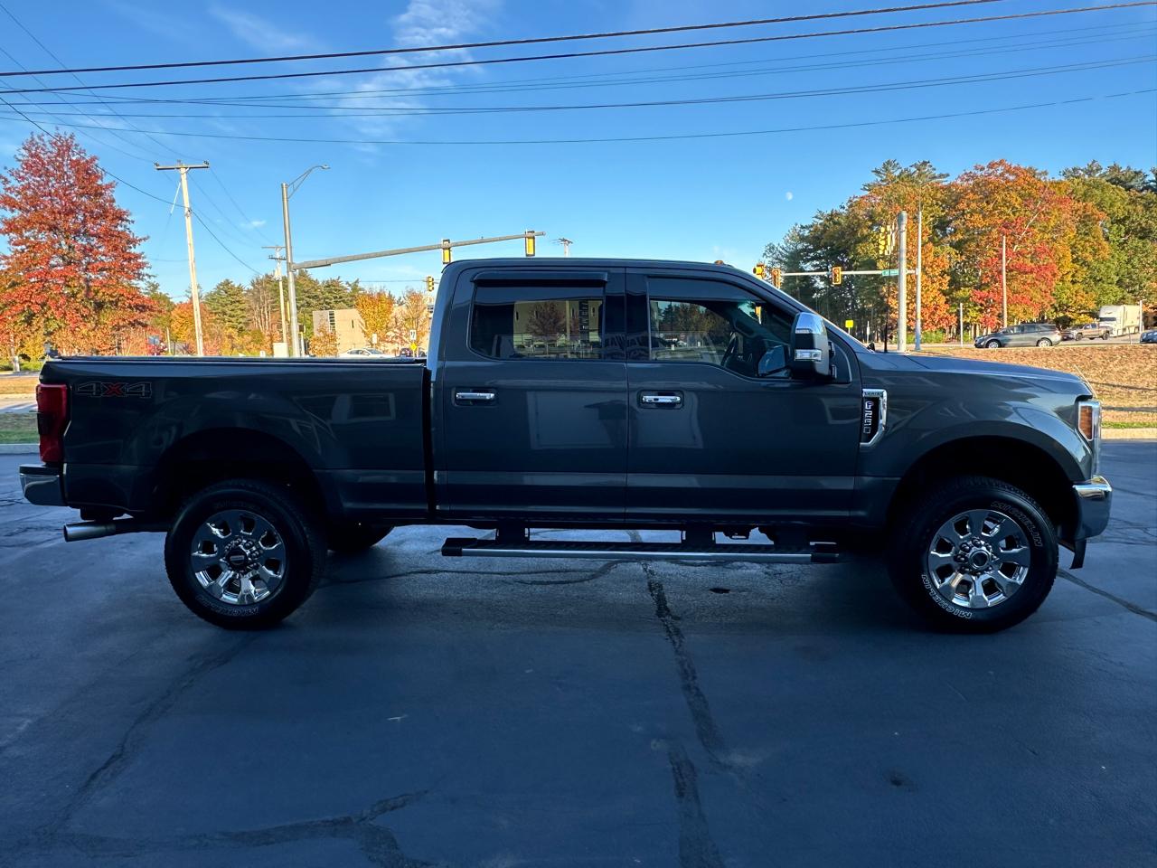 Ford F-250 SD Lariat Crew Cab Short Bed 4WD 2017
