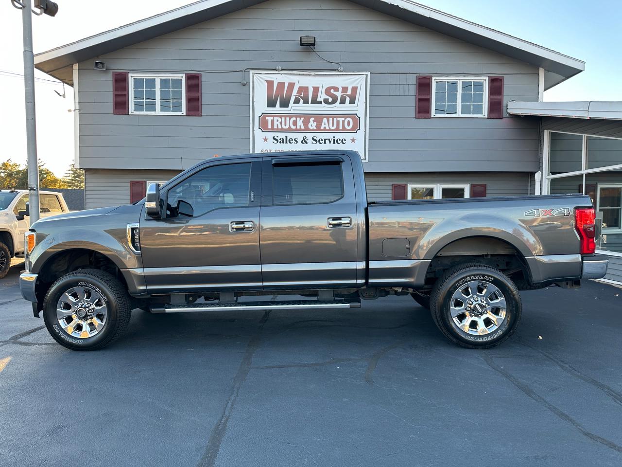 Ford F-250 SD Lariat Crew Cab Short Bed 4WD 2017
