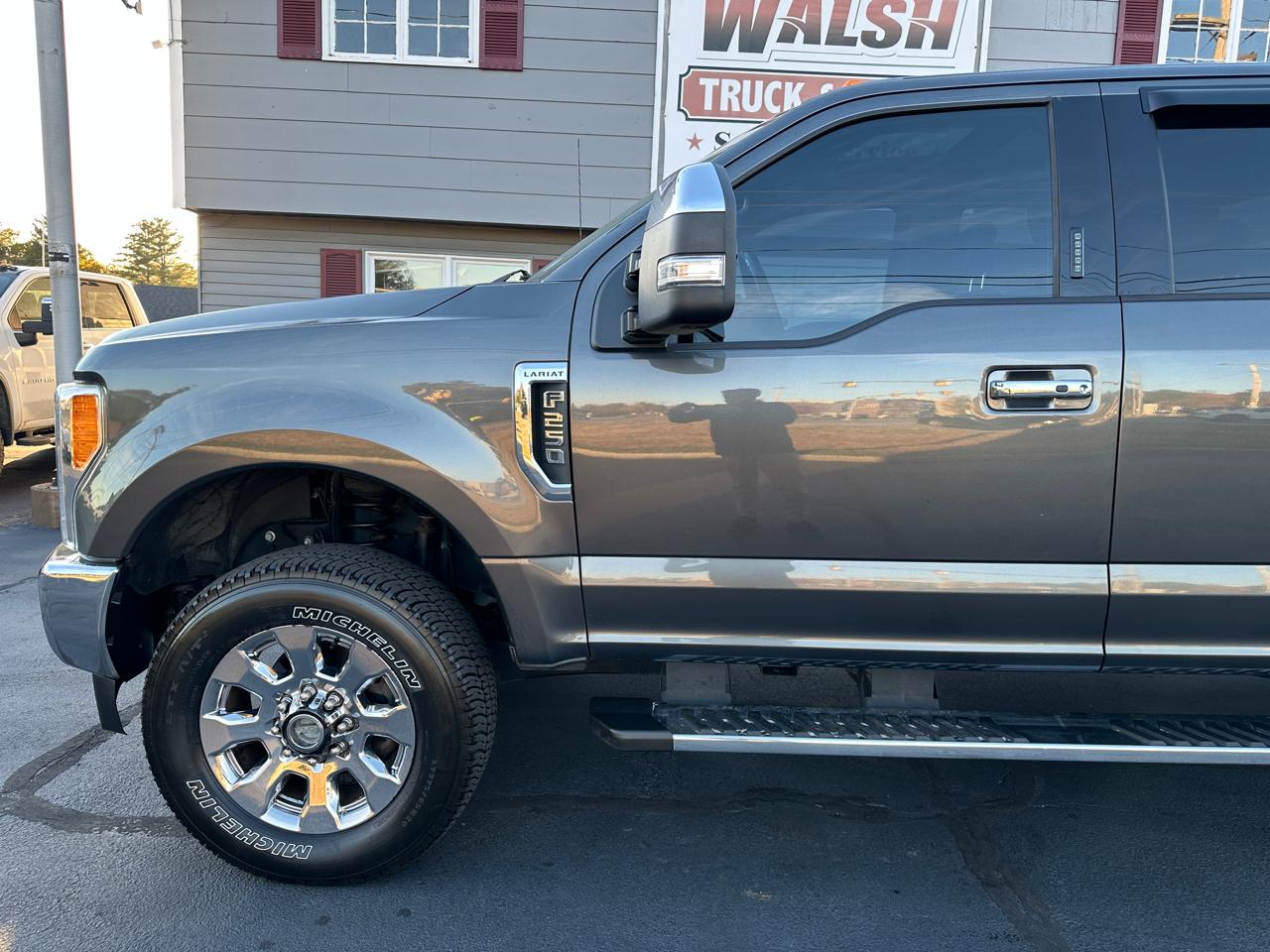 Ford F-250 SD Lariat Crew Cab Short Bed 4WD 2017