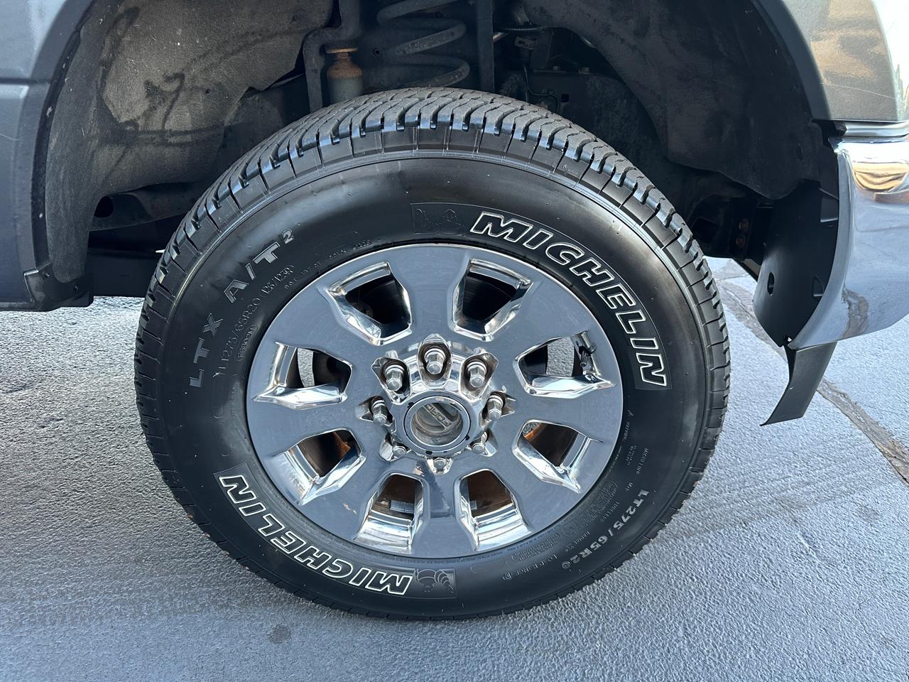 Ford F-250 SD Lariat Crew Cab Short Bed 4WD 2017