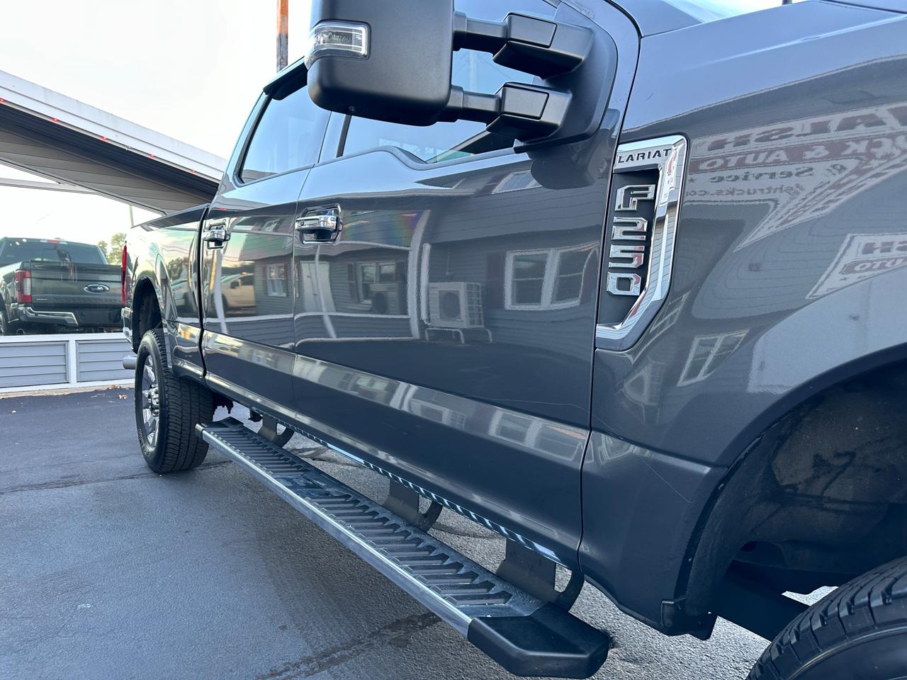 Ford F-250 SD Lariat Crew Cab Short Bed 4WD 2017