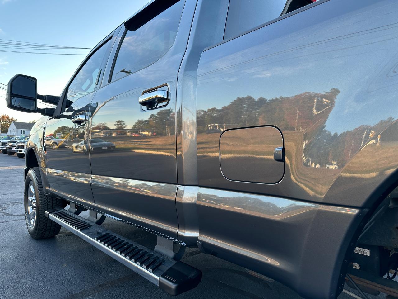 Ford F-250 SD Lariat Crew Cab Short Bed 4WD 2017