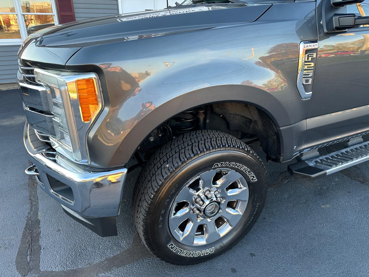 Ford F-250 SD Lariat Crew Cab Short Bed 4WD 2017