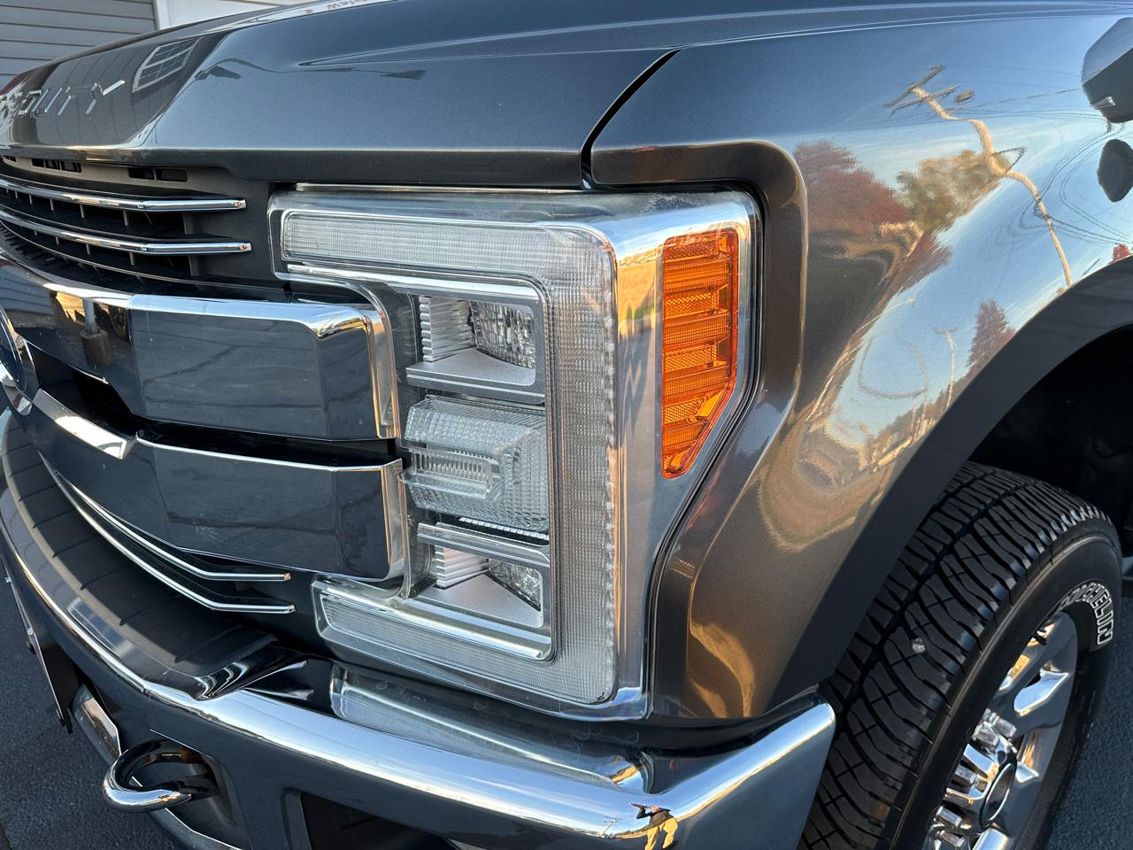 Ford F-250 SD Lariat Crew Cab Short Bed 4WD 2017