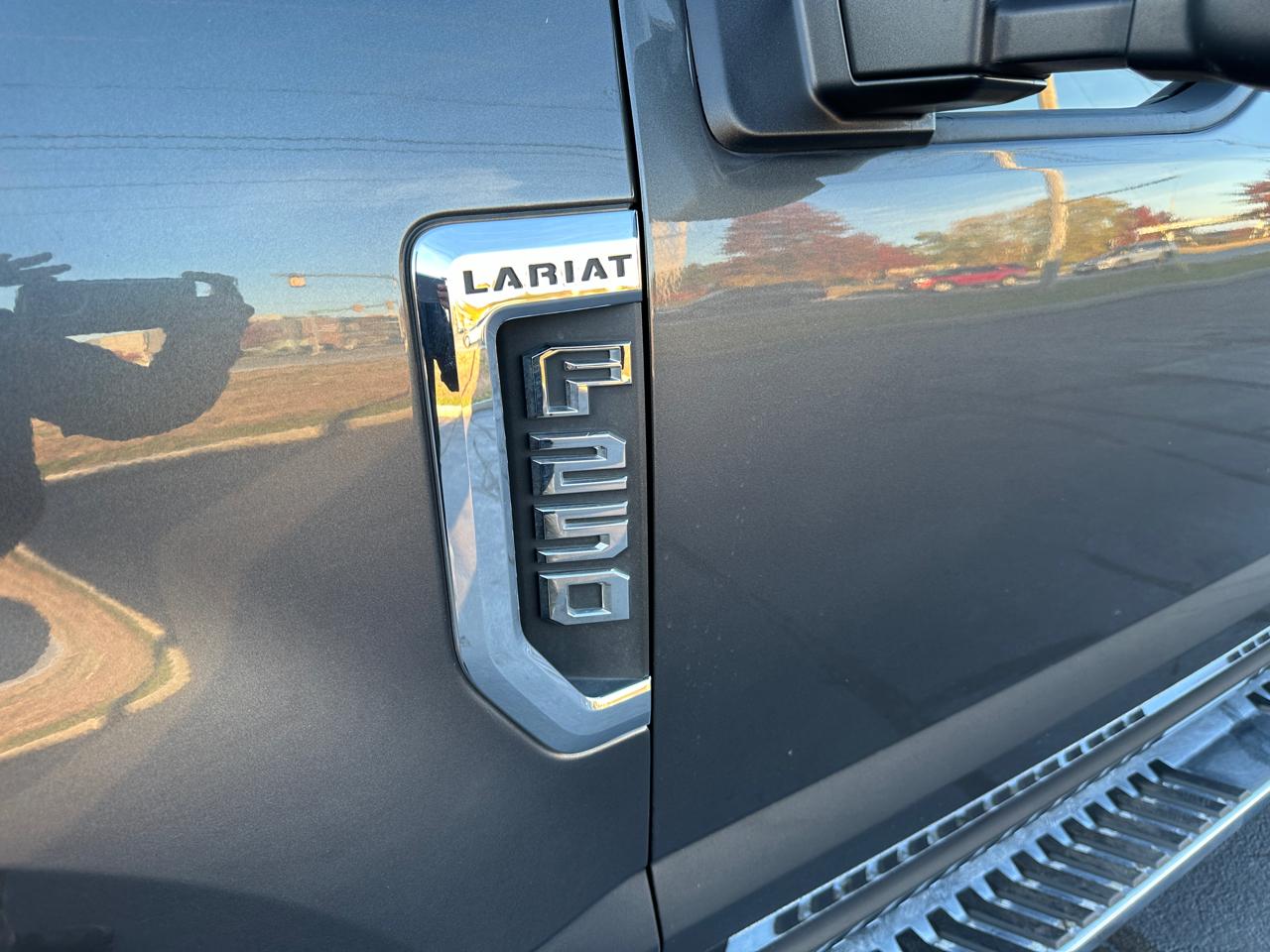 Ford F-250 SD Lariat Crew Cab Short Bed 4WD 2017