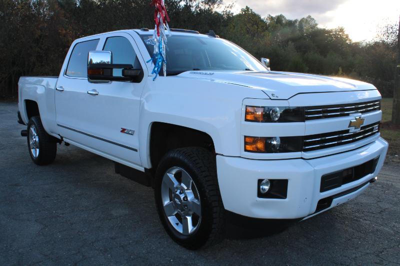 Chevrolet Silverado 2500HD LTZ Crew Cab 4WD 2016 Chevrolet Silverado 2500HD LTZ Crew Cab 4WD 2016