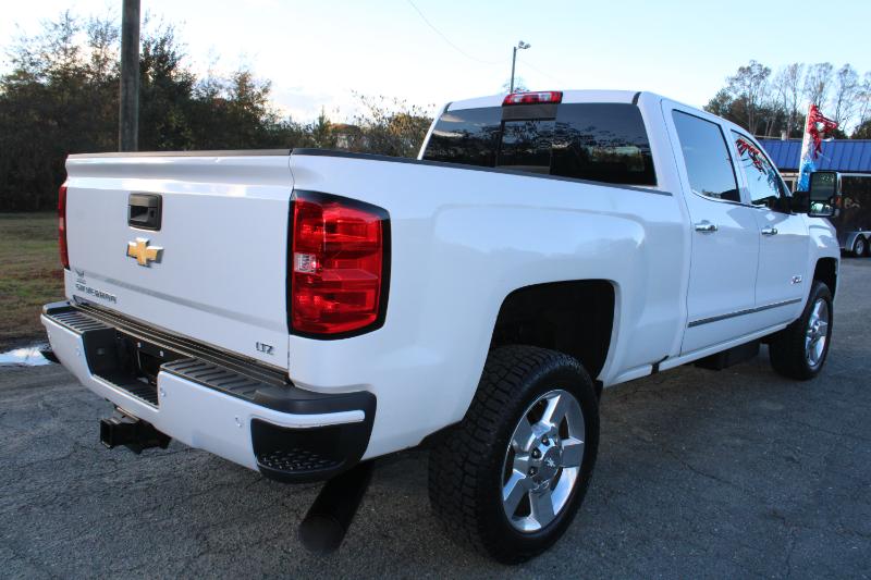 Chevrolet Silverado 2500HD LTZ Crew Cab 4WD 2016 Chevrolet Silverado 2500HD LTZ Crew Cab 4WD 2016