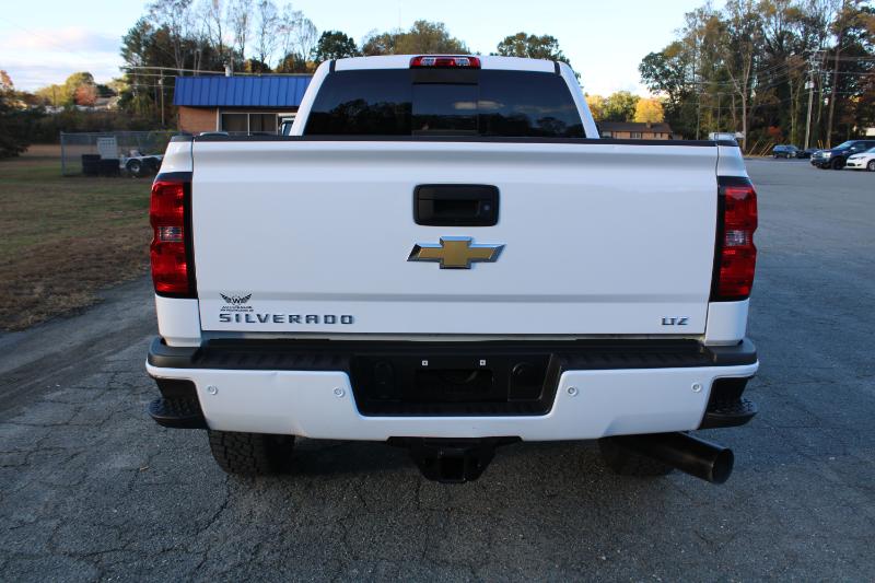 Chevrolet Silverado 2500HD LTZ Crew Cab 4WD 2016 Chevrolet Silverado 2500HD LTZ Crew Cab 4WD 2016