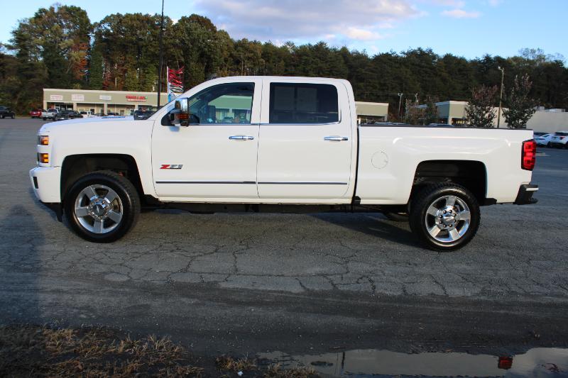 Chevrolet Silverado 2500HD LTZ Crew Cab 4WD 2016 Chevrolet Silverado 2500HD LTZ Crew Cab 4WD 2016