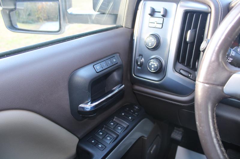 Chevrolet Silverado 2500HD LTZ Crew Cab 4WD 2016 Chevrolet Silverado 2500HD LTZ Crew Cab 4WD 2016