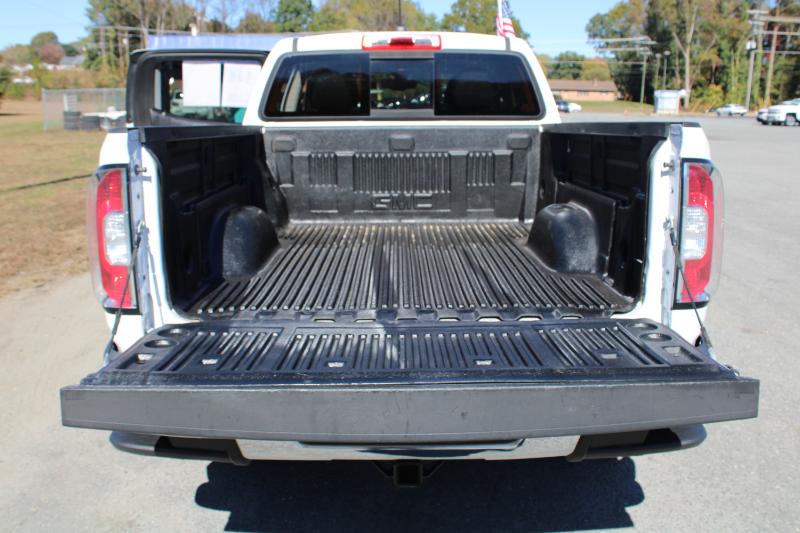 GMC Canyon SLT Crew Cab 4WD Short Box 2017 GMC Canyon SLT Crew Cab 4WD Short Box 2017