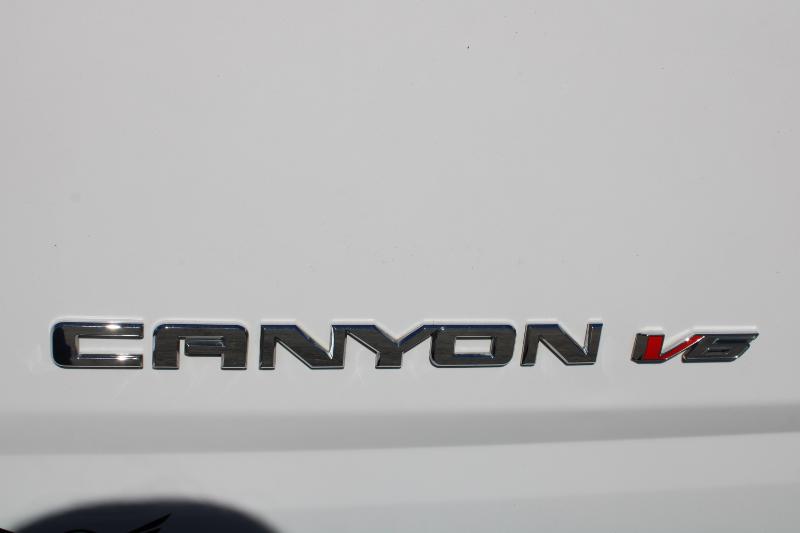 GMC Canyon SLT Crew Cab 4WD Short Box 2017 GMC Canyon SLT Crew Cab 4WD Short Box 2017