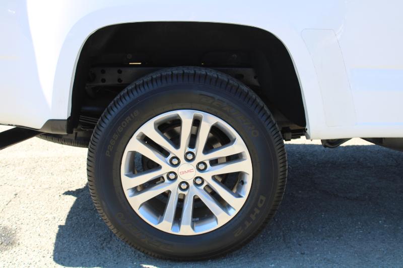 GMC Canyon SLT Crew Cab 4WD Short Box 2017 GMC Canyon SLT Crew Cab 4WD Short Box 2017