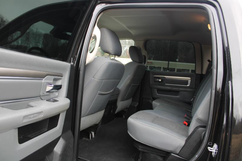 RAM 2500 SLT Crew Cab 4WD SWB 2016