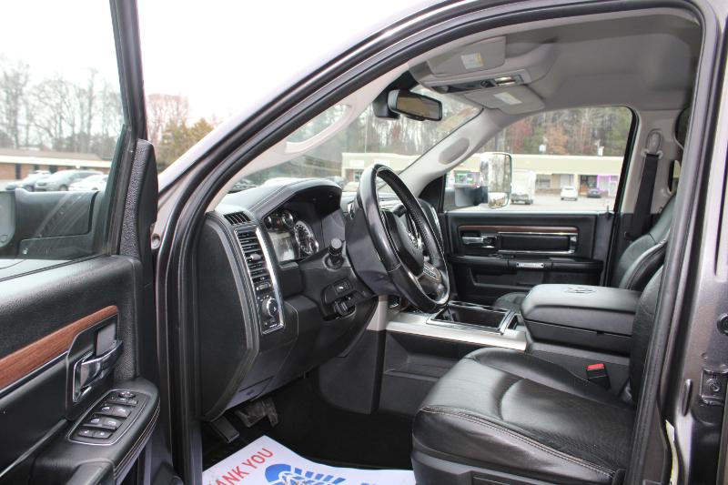 RAM 3500 Laramie Crew Cab LWB 4WD DRW 2015