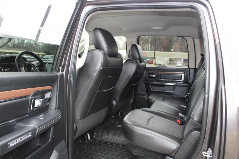 RAM 3500 Laramie Crew Cab LWB 4WD DRW 2015