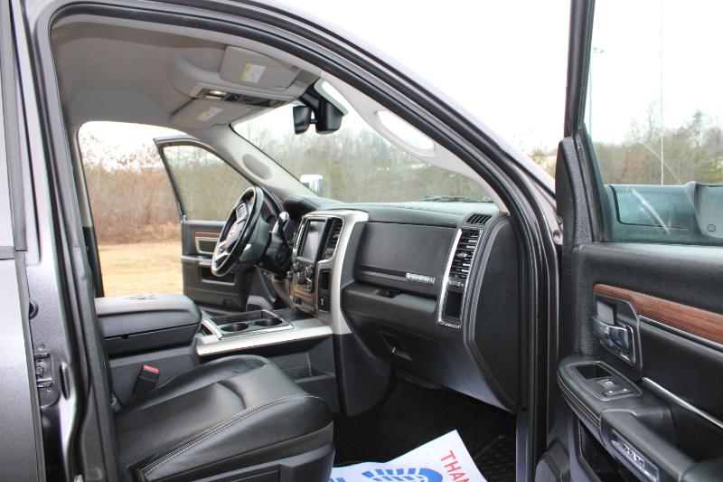 RAM 3500 Laramie Crew Cab LWB 4WD DRW 2015