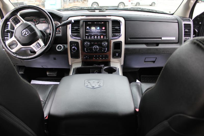 RAM 3500 Laramie Crew Cab LWB 4WD DRW 2015