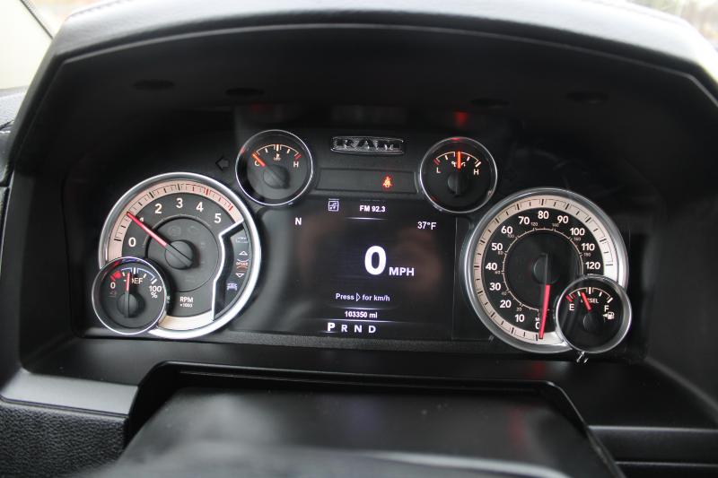 RAM 3500 Laramie Crew Cab LWB 4WD DRW 2015